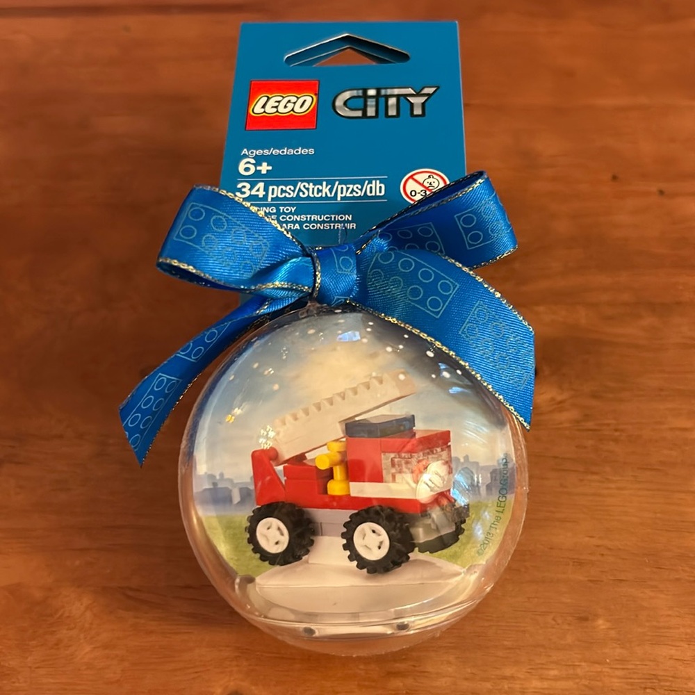 RETIRED LEGO City Fire truck Holiday bouble NEW hard to find building toy
